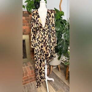 PrettyLittleThing Leopard Print Maxi Dress with high low